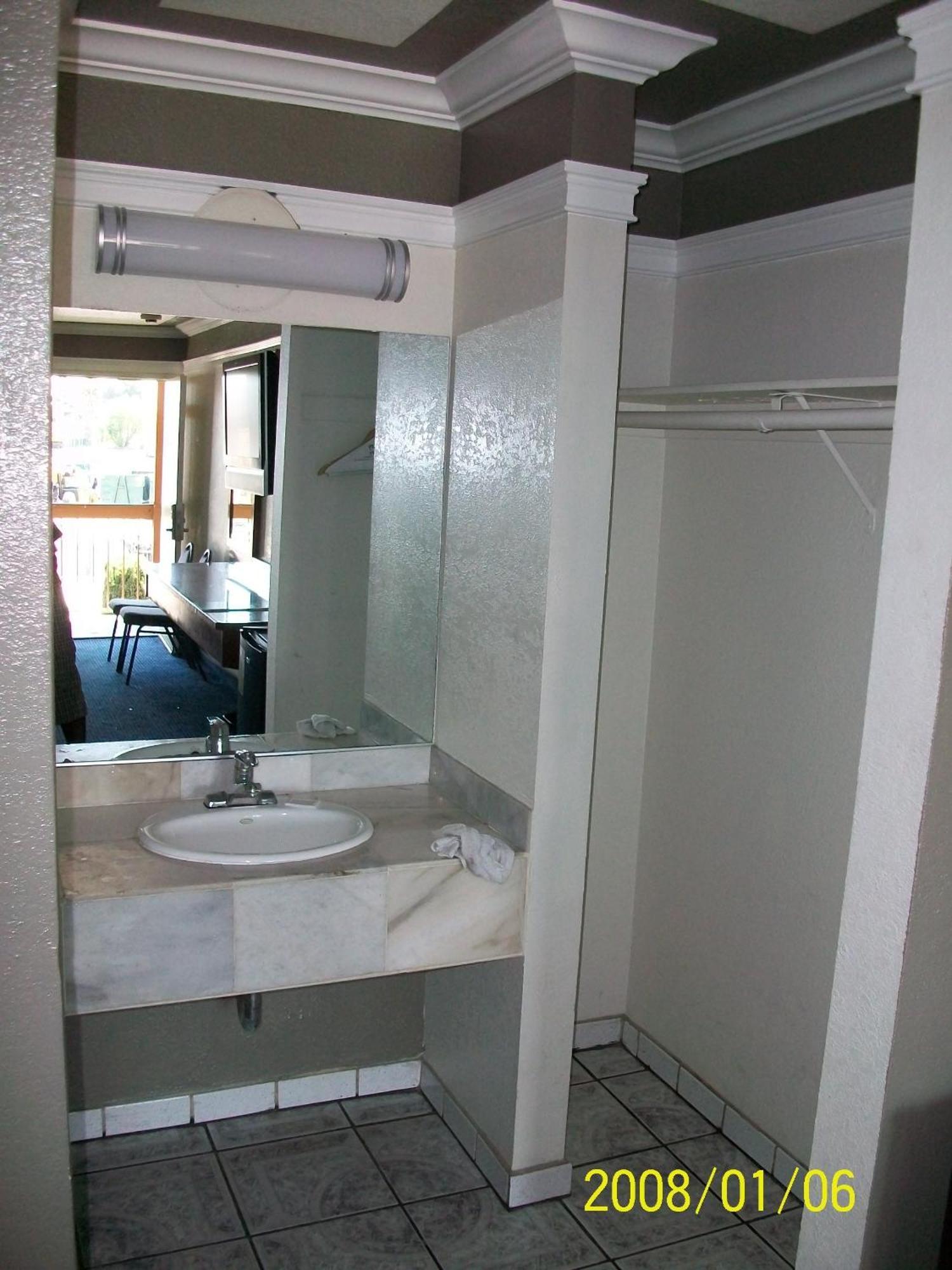 Rodeway Inn Commerce - Los Angeles Room photo